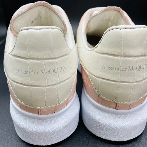 Alexander McQueen Women’s Oversized Leather Sneakers Size 9 AUTHENTIC - Picture 5 of 9